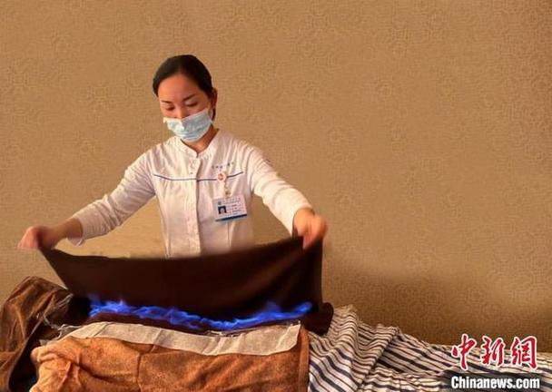 从“打卡”到“入坑” Z世代为何爱上中医理疗？
